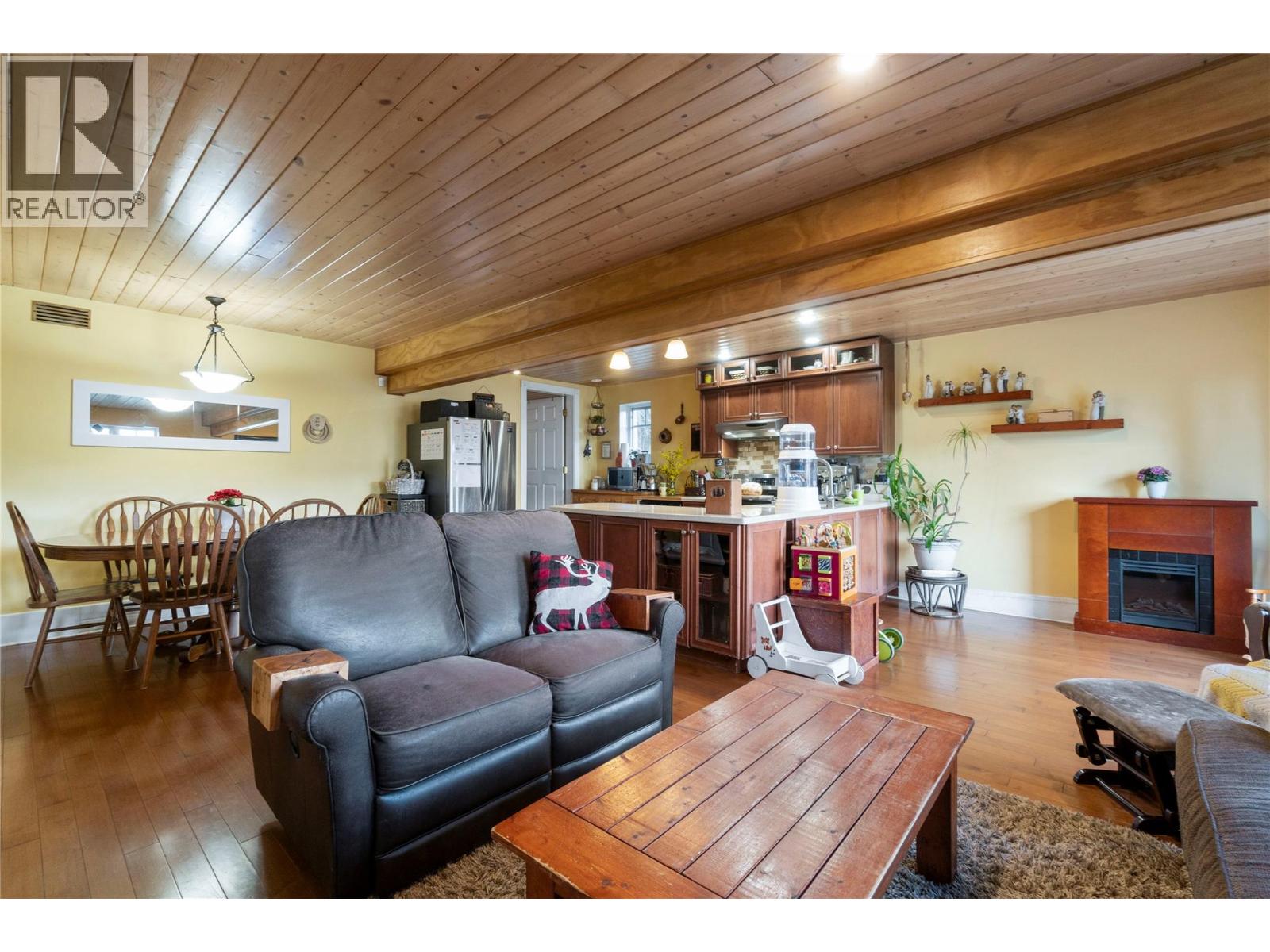  4856 Eagle Bay Road, Eagle Bay