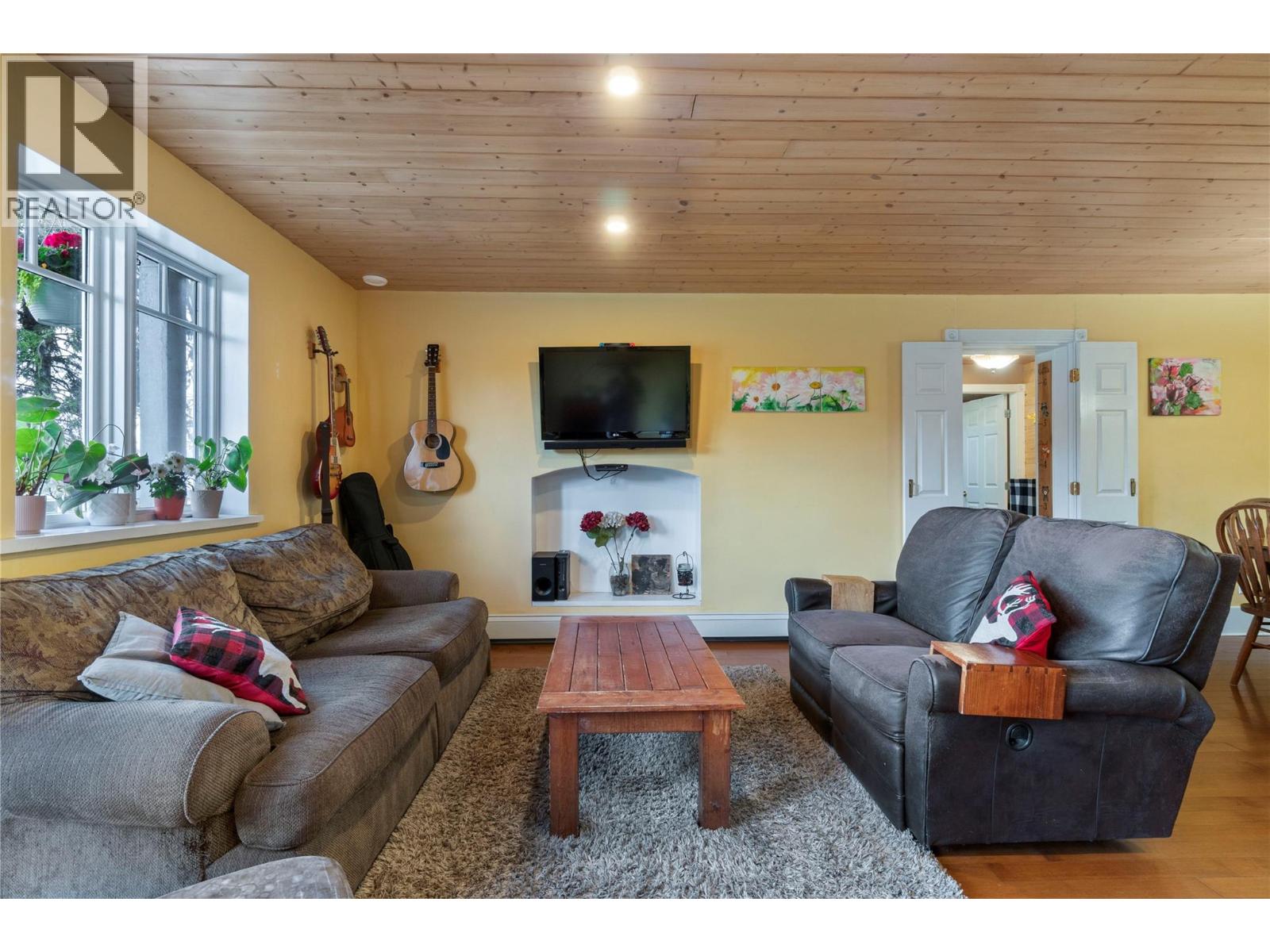  4856 Eagle Bay Road, Eagle Bay