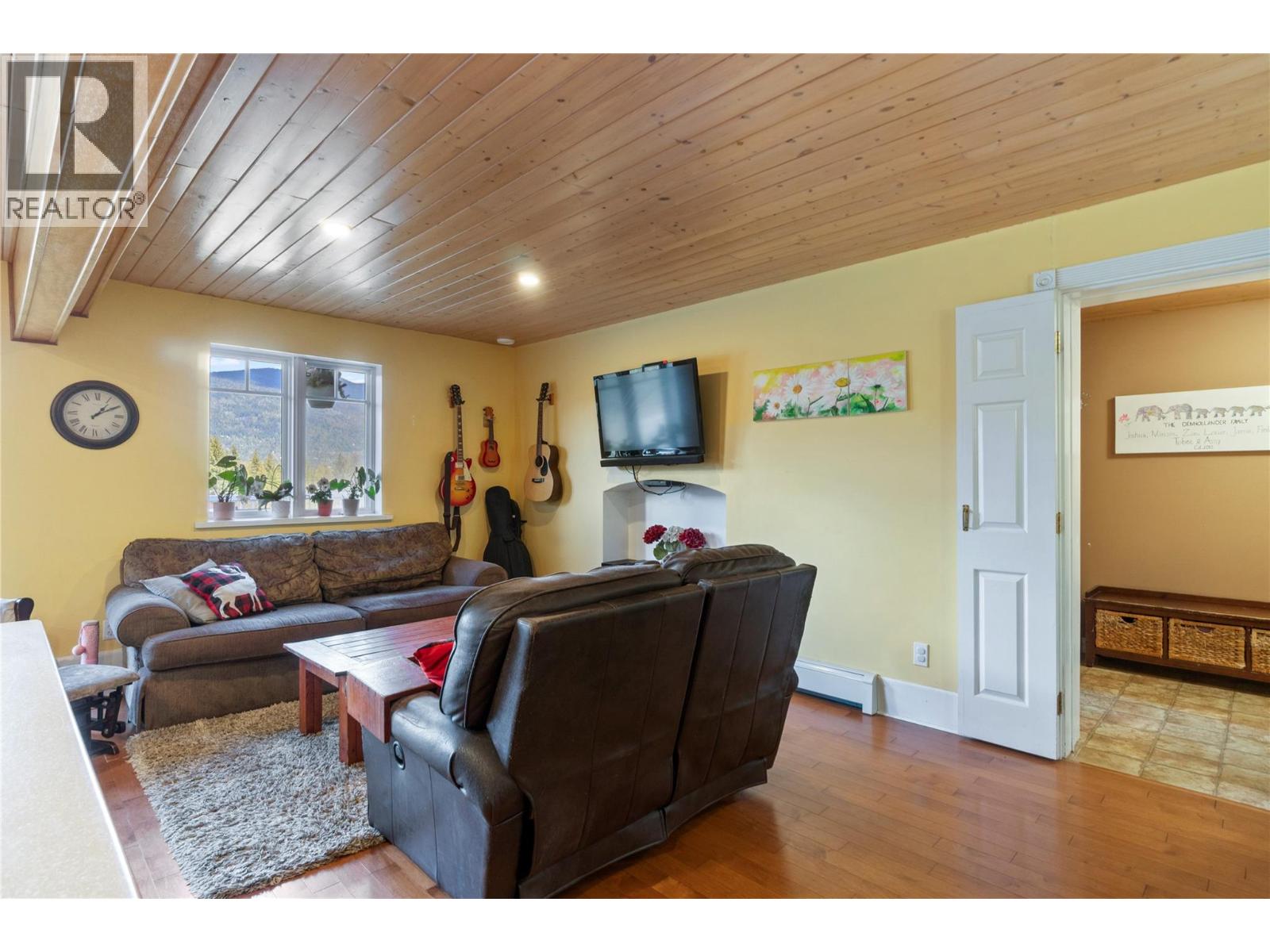  4856 Eagle Bay Road, Eagle Bay