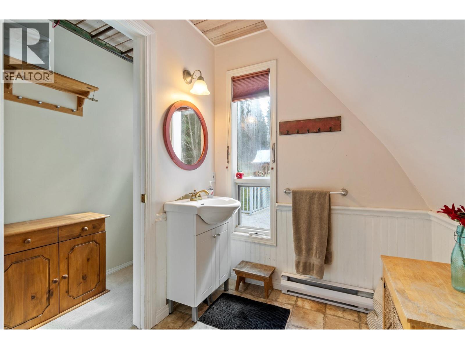  4856 Eagle Bay Road, Eagle Bay