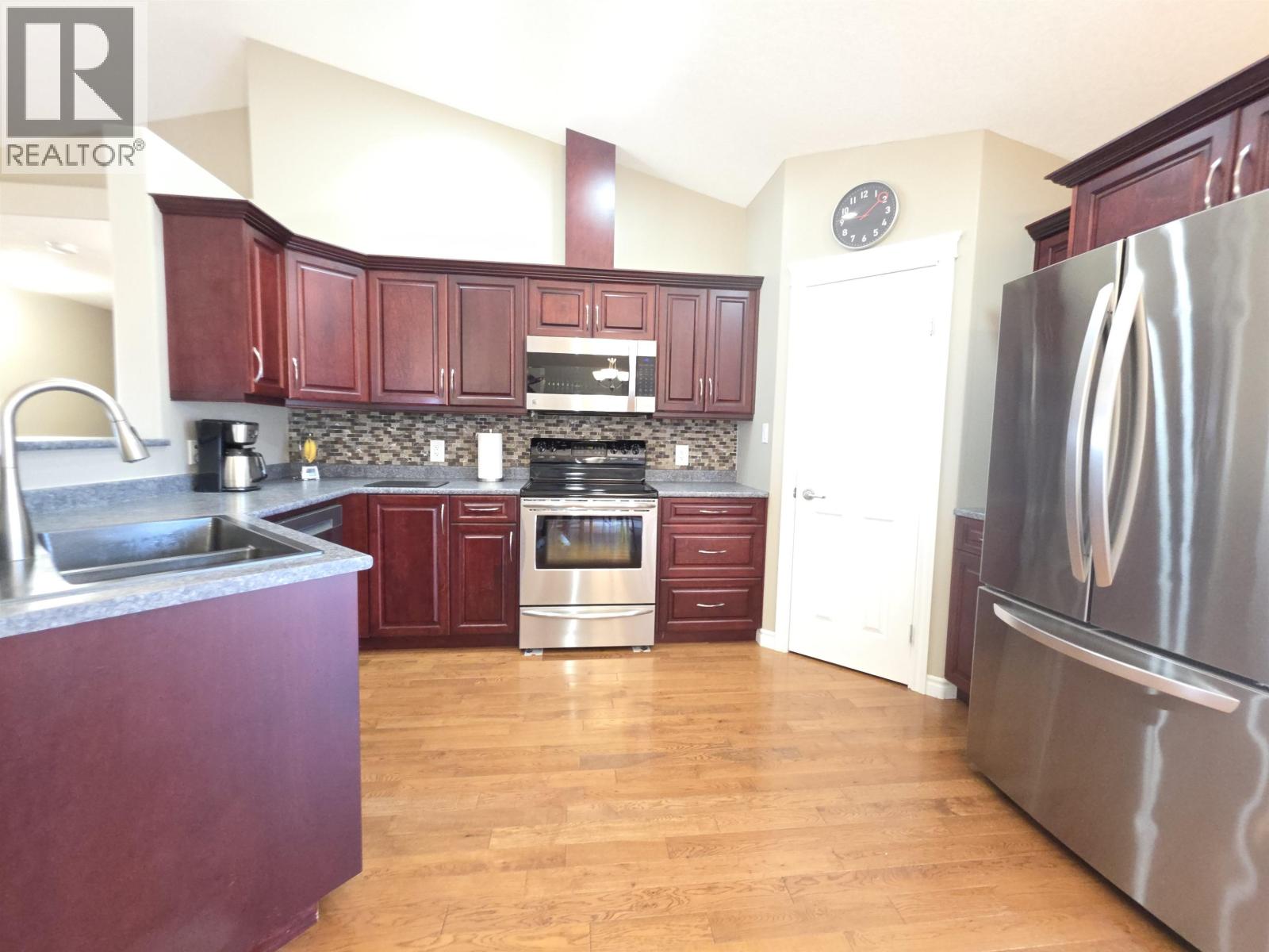 3485 HARGREAVES AVENUE - 4