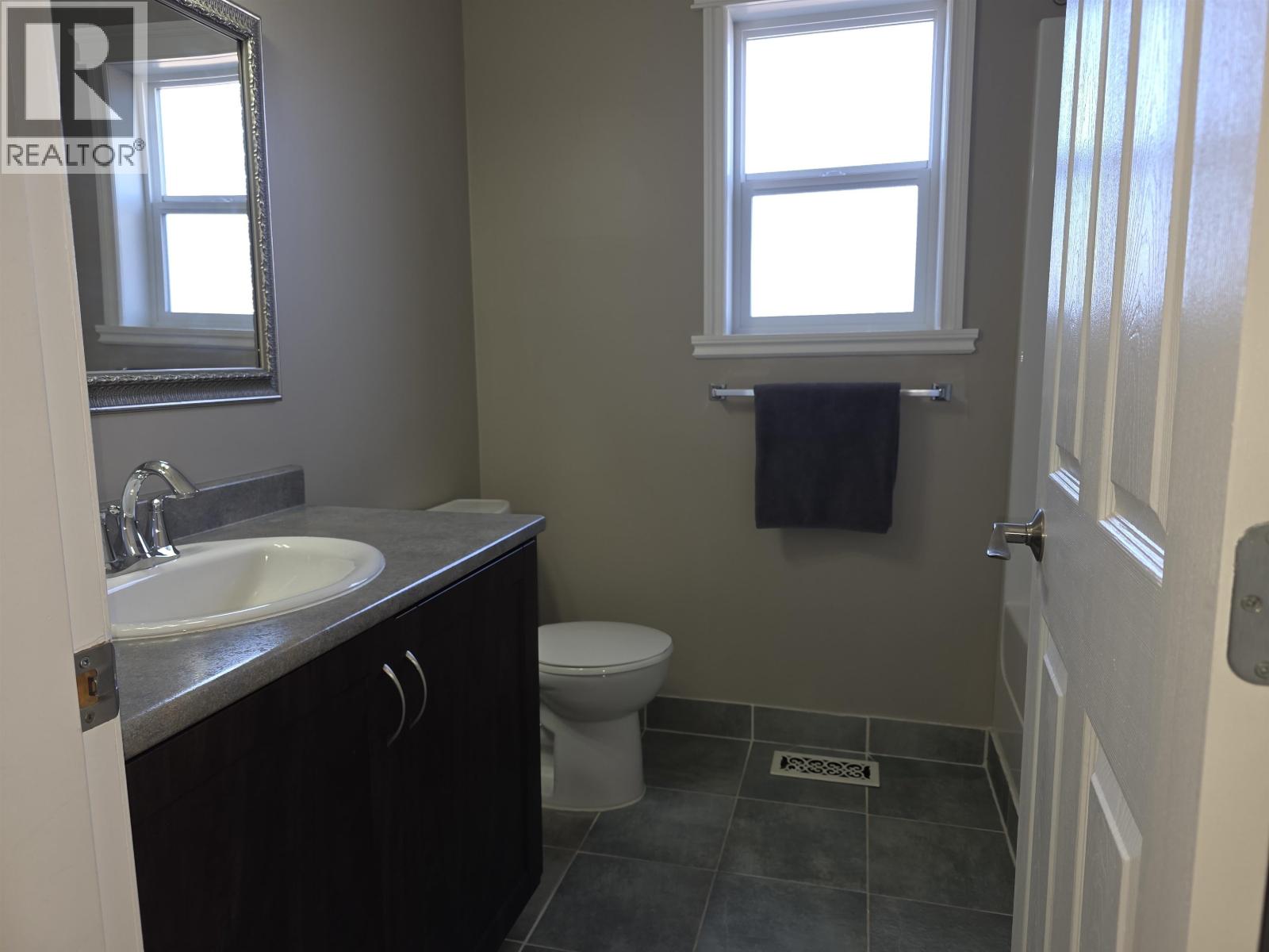 3485 HARGREAVES AVENUE - 6