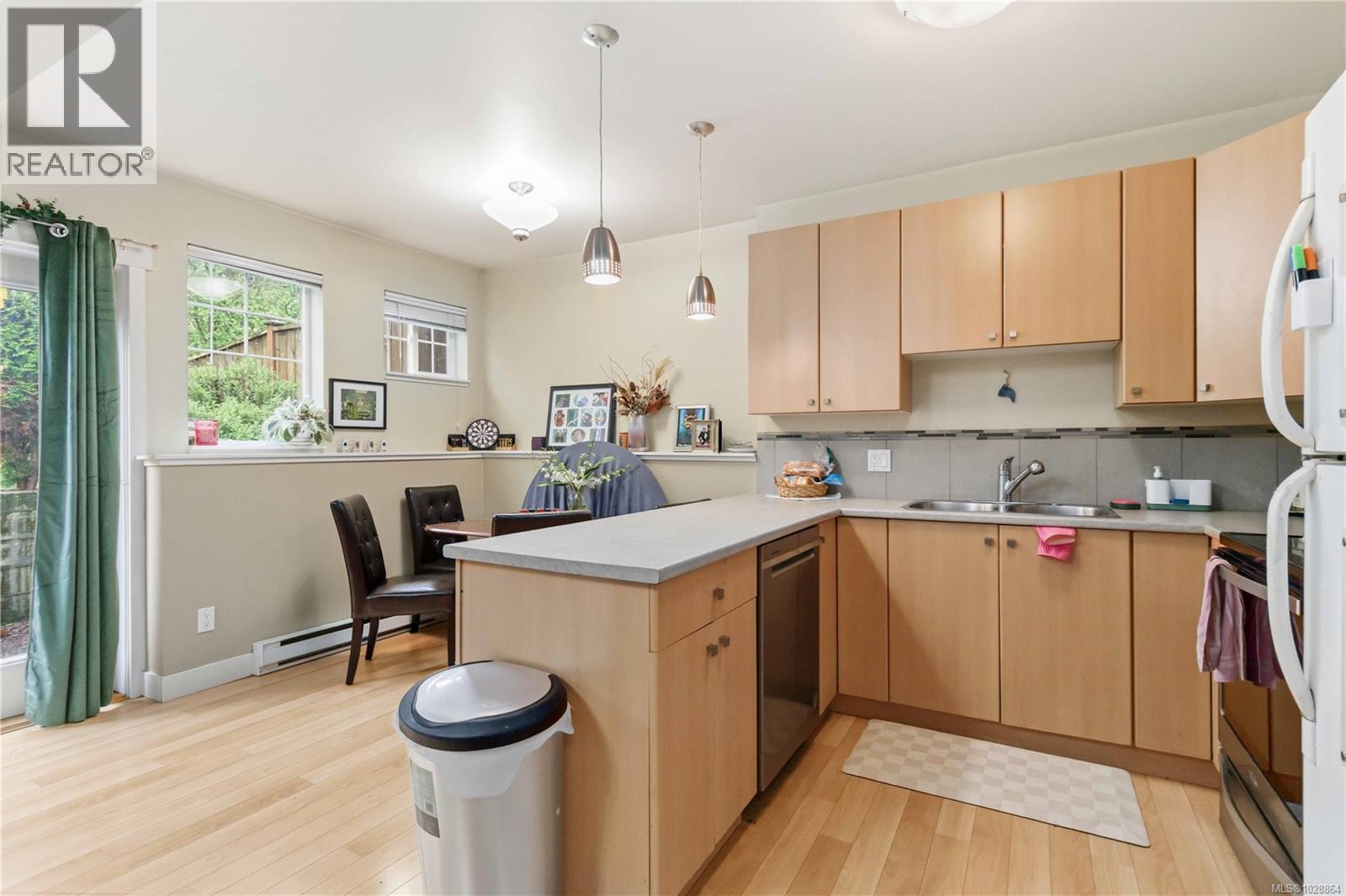 1796 Denman St - 14
