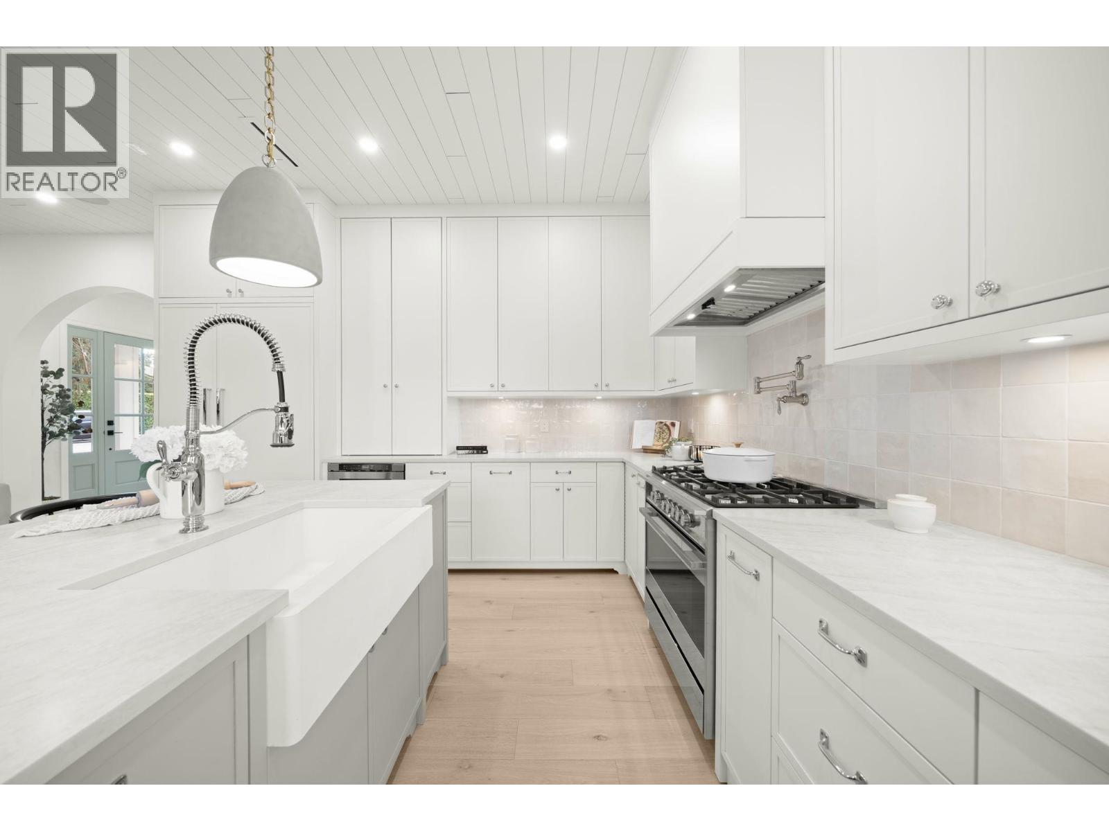 1204 STELLERS JAY Place, Tsawwassen