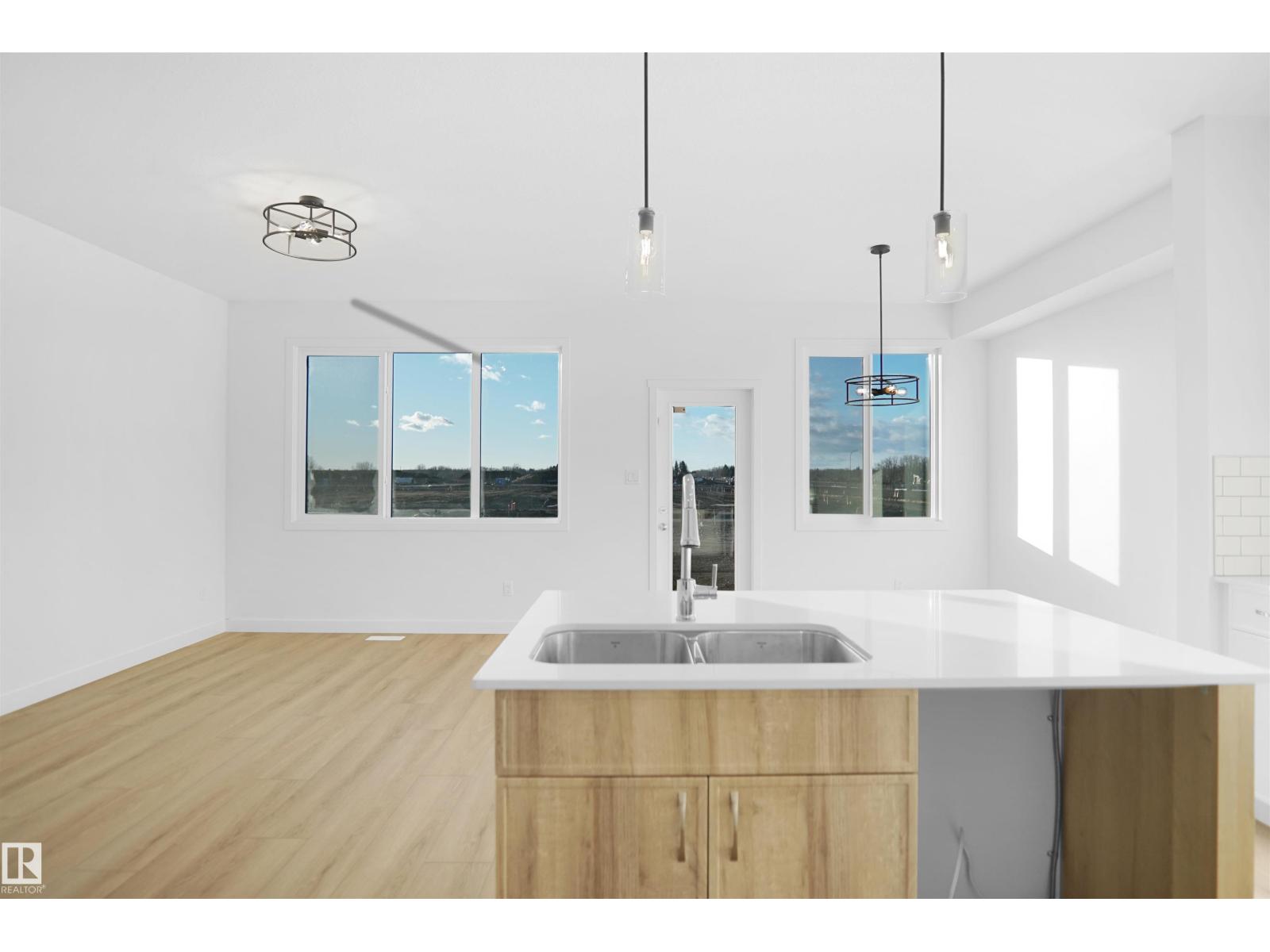 1932 210 ST NW, Edmonton