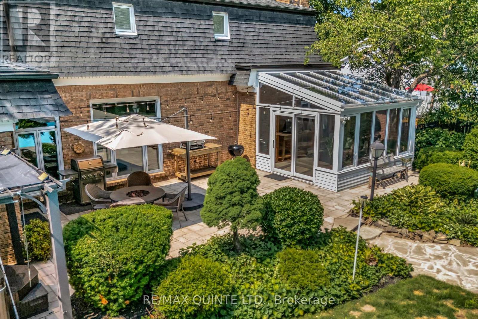 22 FOREST HILL CRESCENT - 39