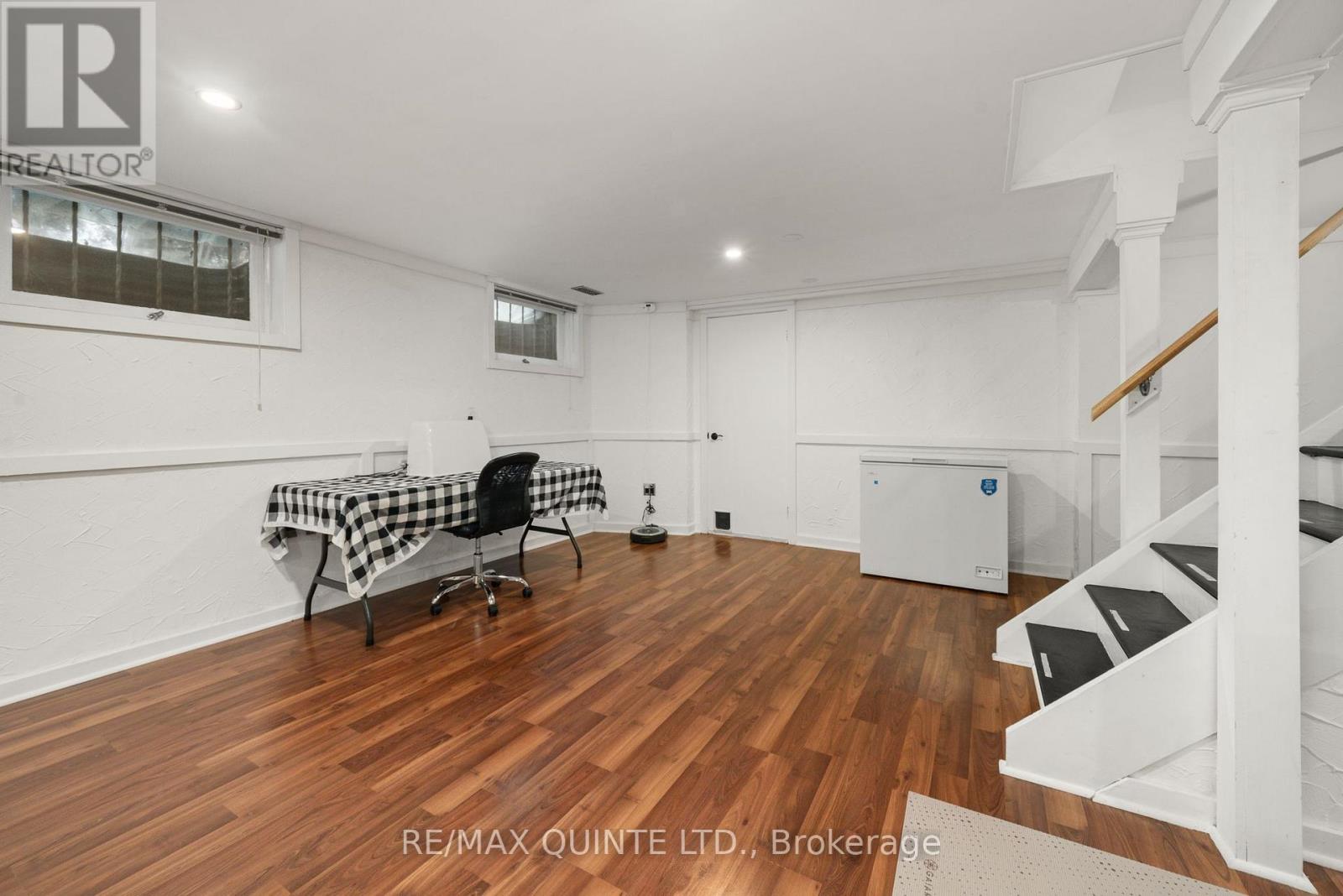22 FOREST HILL CRESCENT - 35