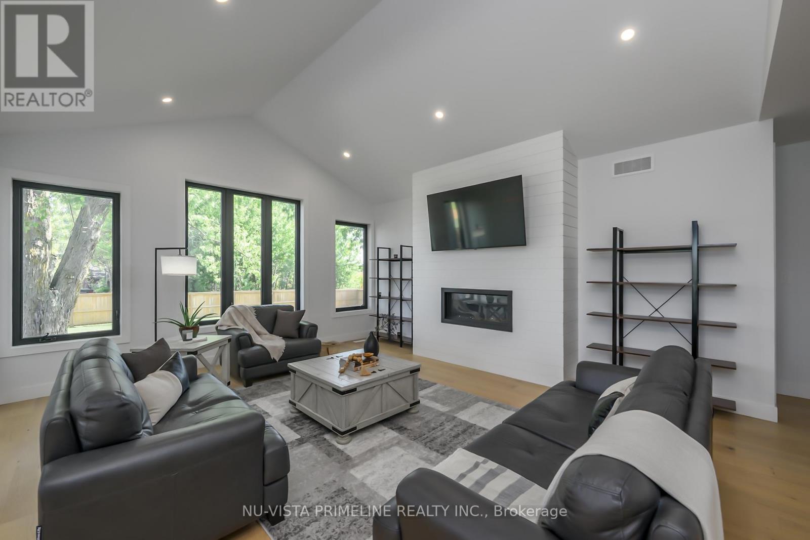 Great rm with fireplace