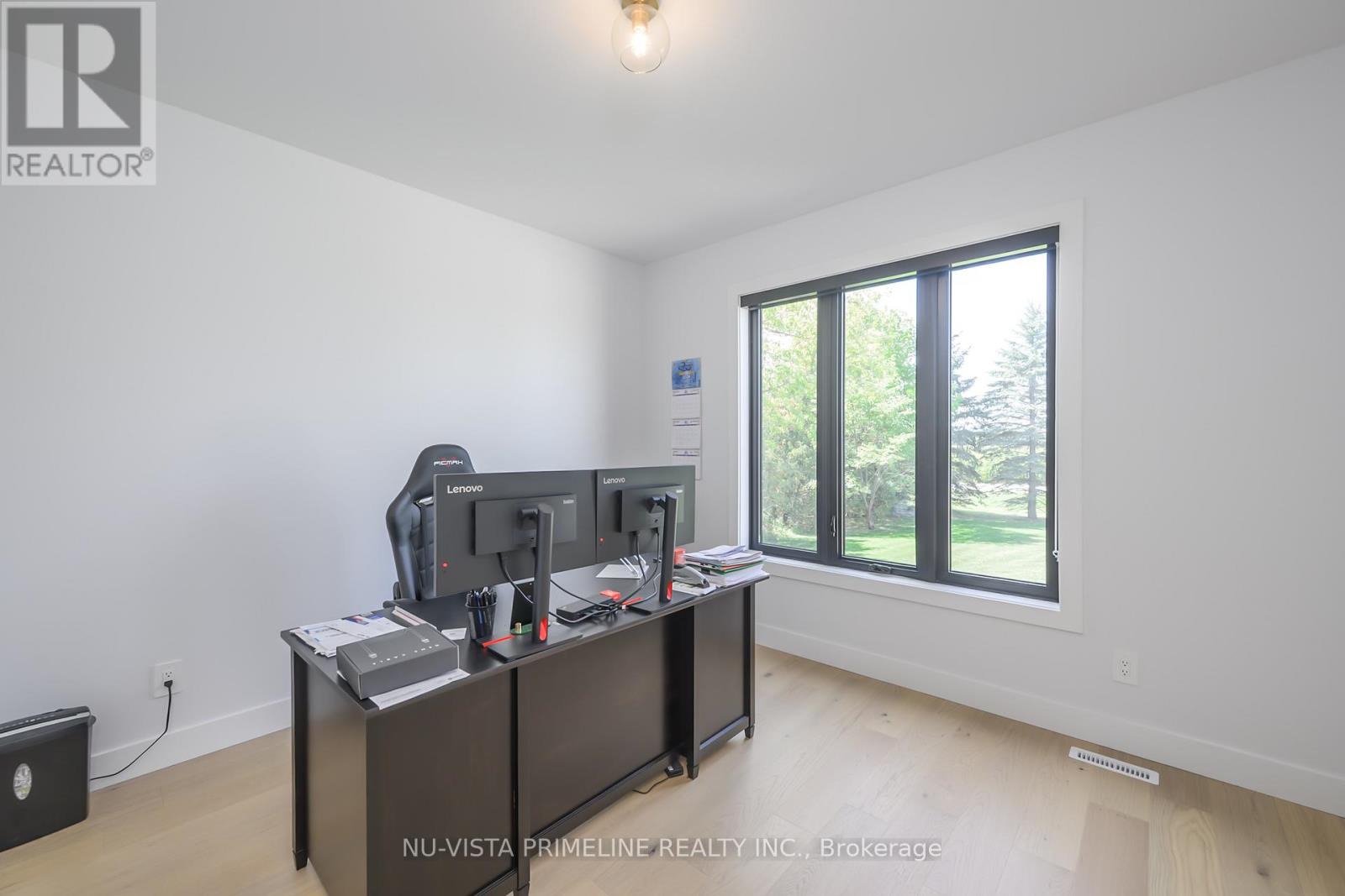 upper bed room/office