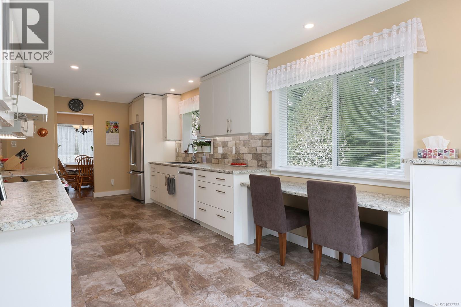 4240 BRIARDALE RD - 10