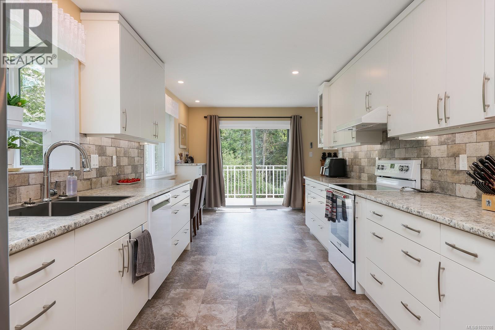 4240 BRIARDALE RD - 11