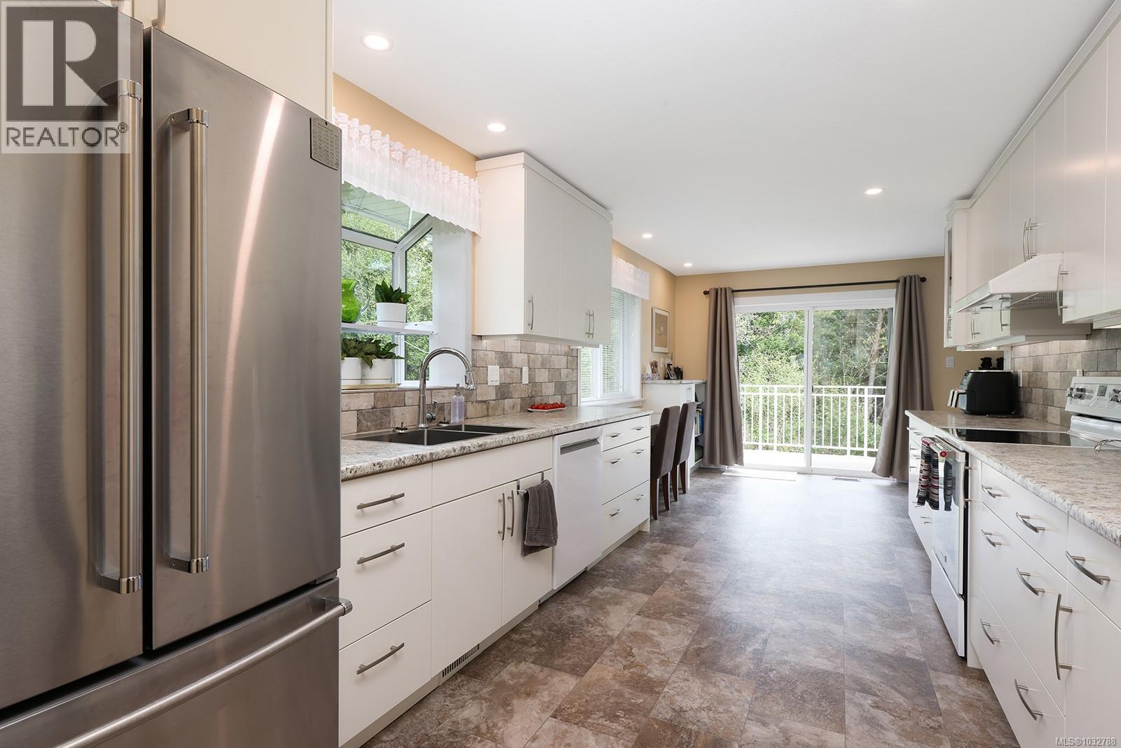 4240 BRIARDALE RD - 12