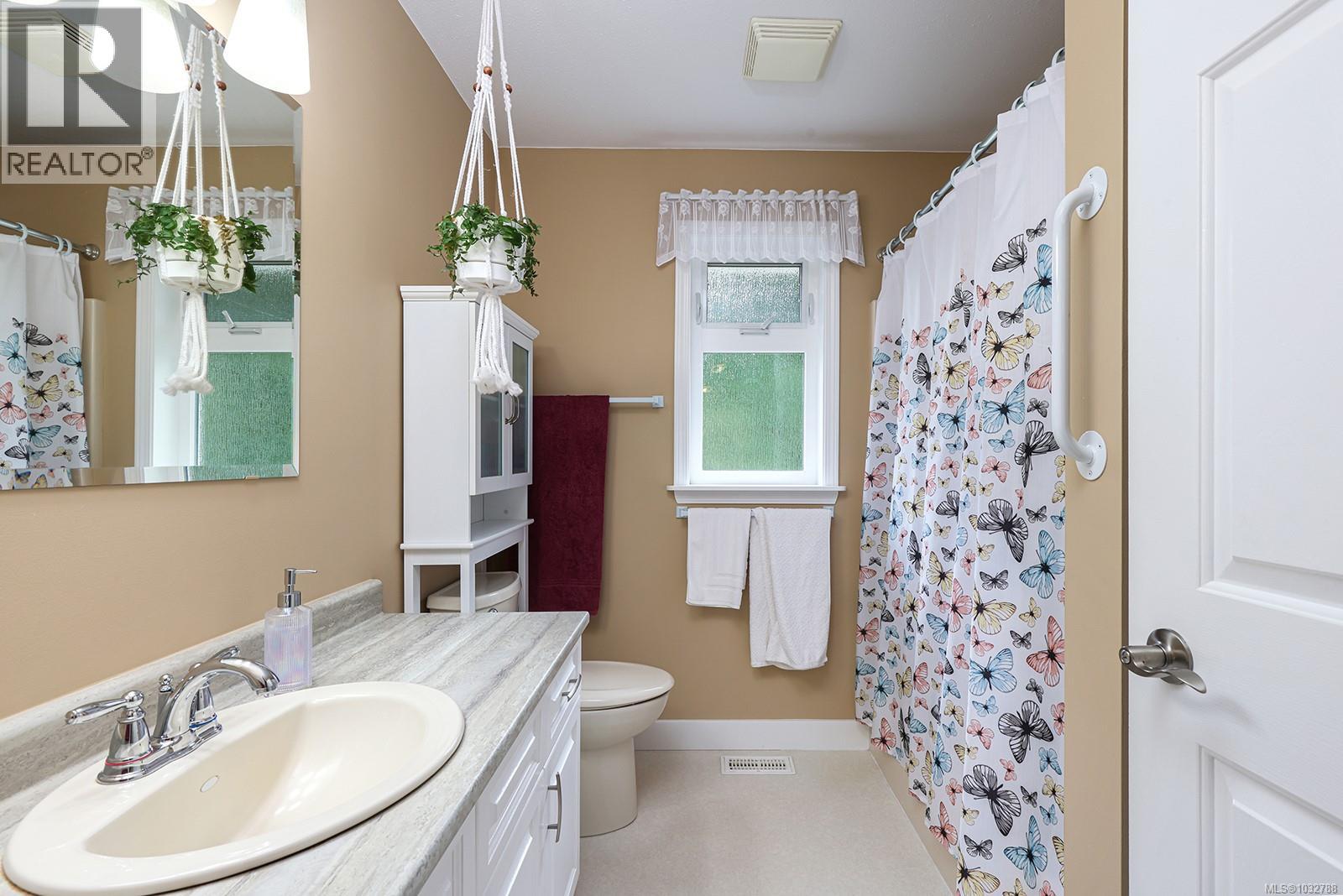 4240 BRIARDALE RD - 23