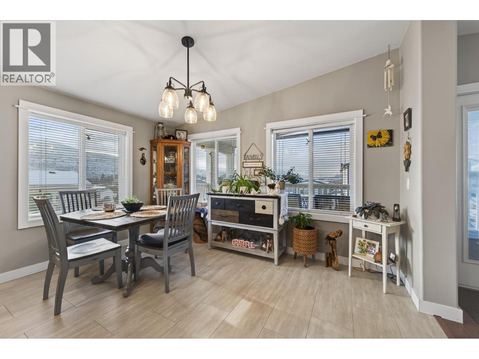 #14 768 SHUSWAP  E Road Unit# 14 - 10