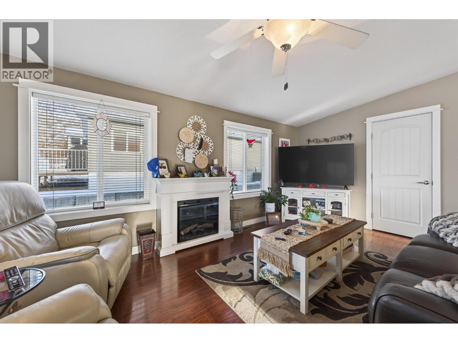 #14 768 SHUSWAP  E Road Unit# 14 - 11