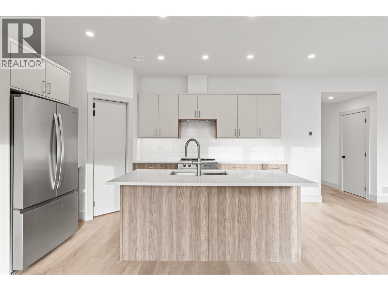 #101 2345 Patterson Avenue - 16