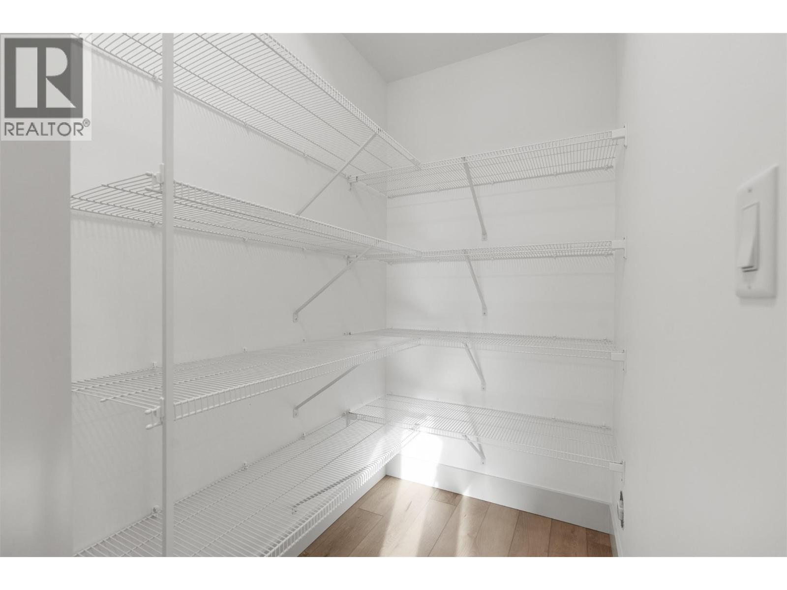 #101 2345 Patterson Avenue - 23