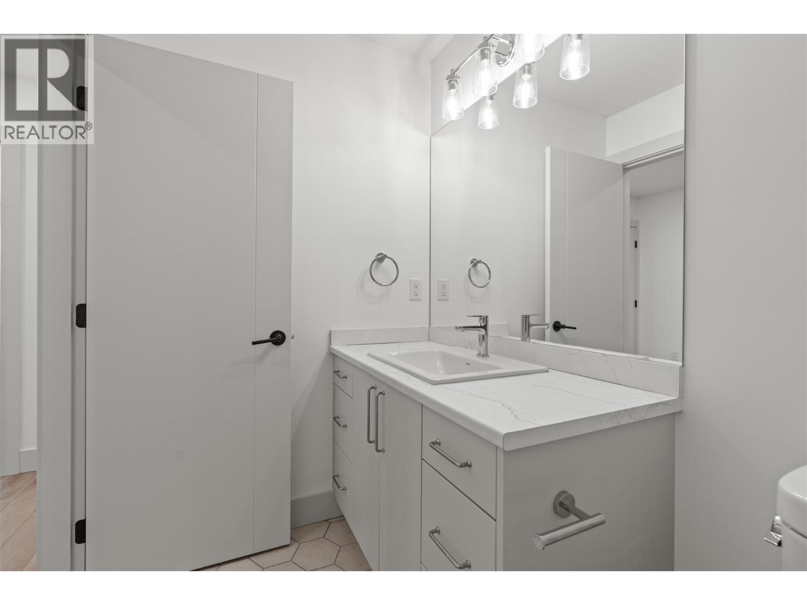 #101 2345 Patterson Avenue - 38