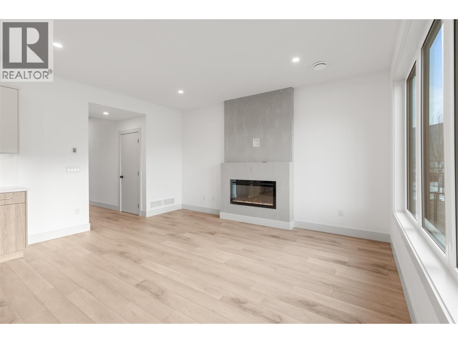 #101 2345 Patterson Avenue - 10