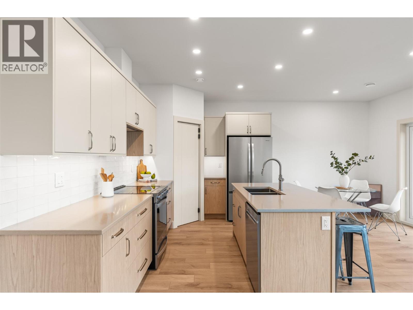 #102 2345 Patterson Avenue - 17
