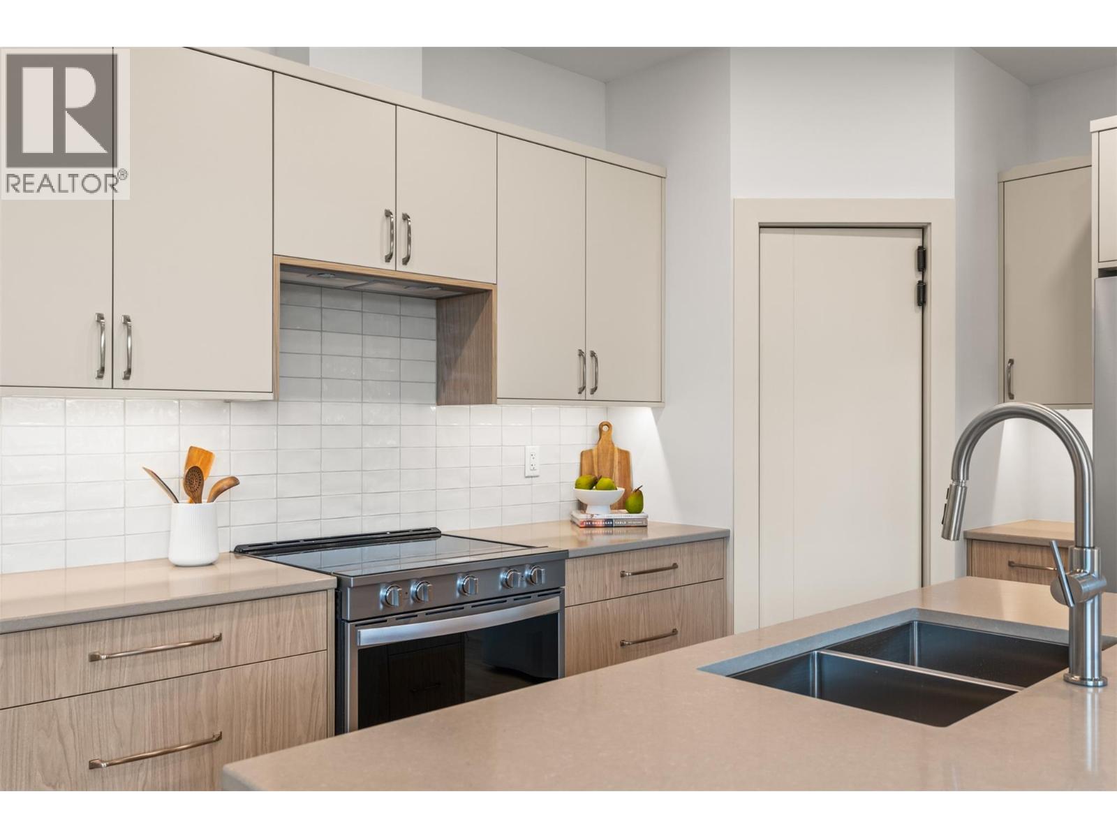 #102 2345 Patterson Avenue - 19