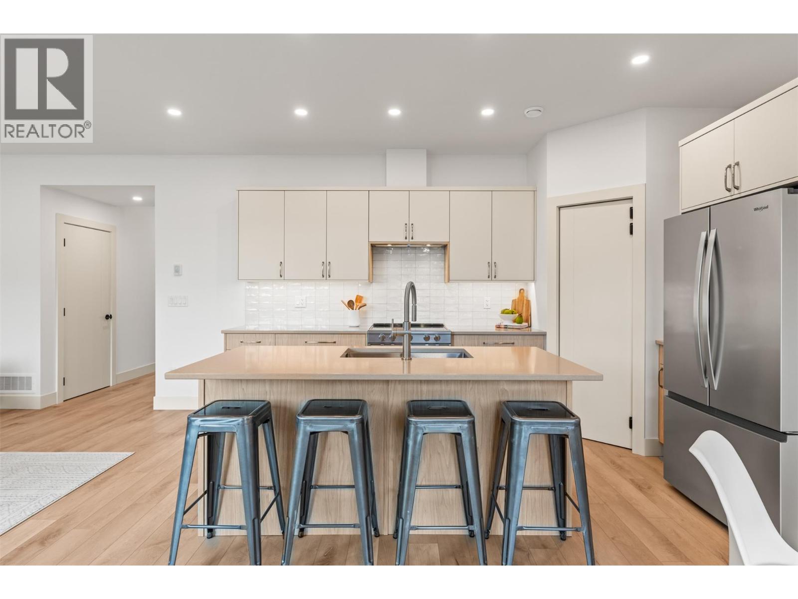 #102 2345 Patterson Avenue - 22