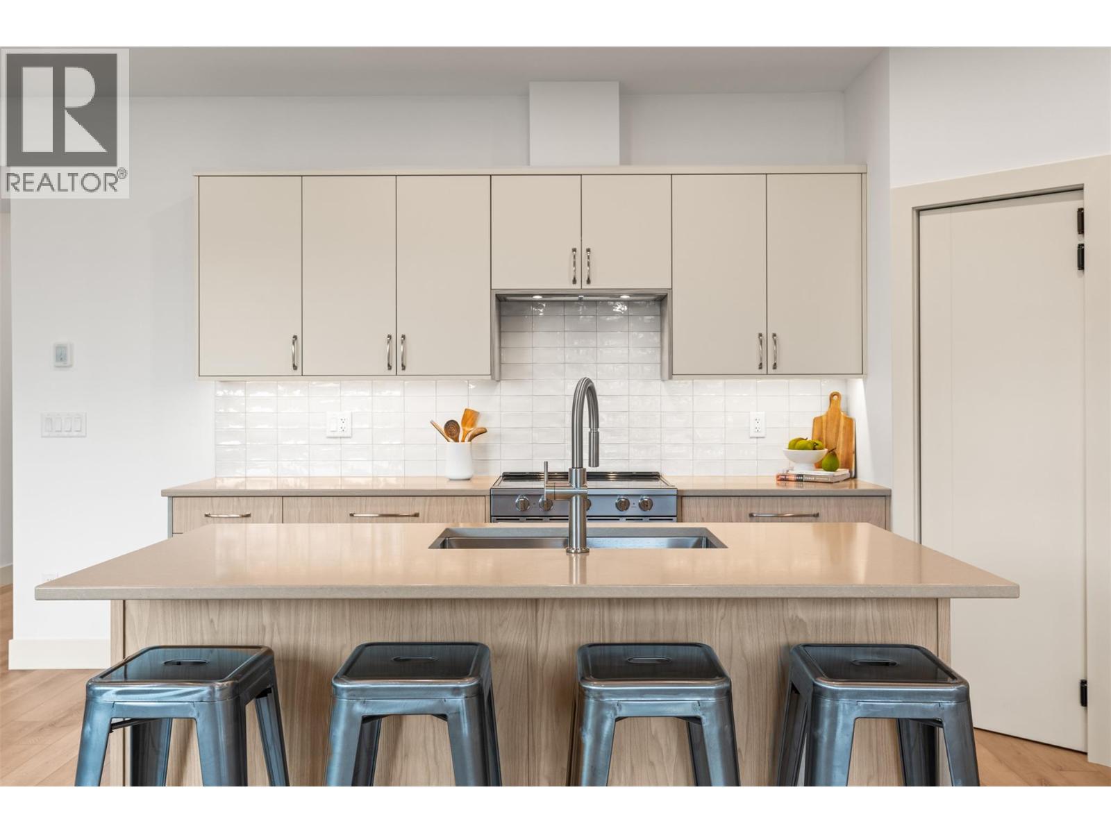 #102 2345 Patterson Avenue - 23