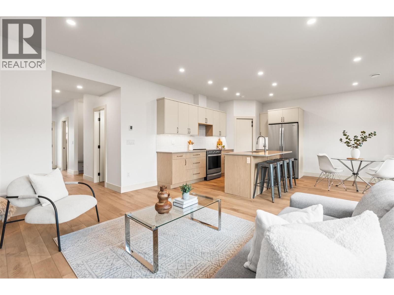 #102 2345 Patterson Avenue - 16