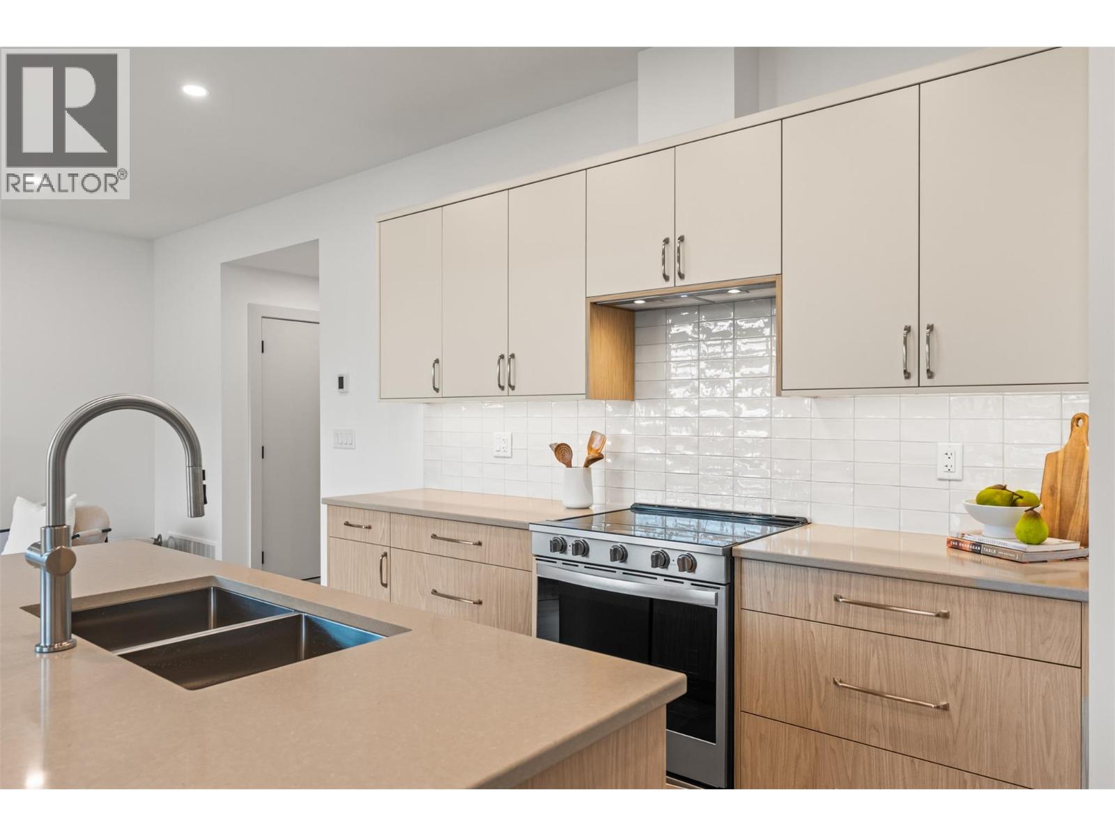 #102 2345 Patterson Avenue - 24