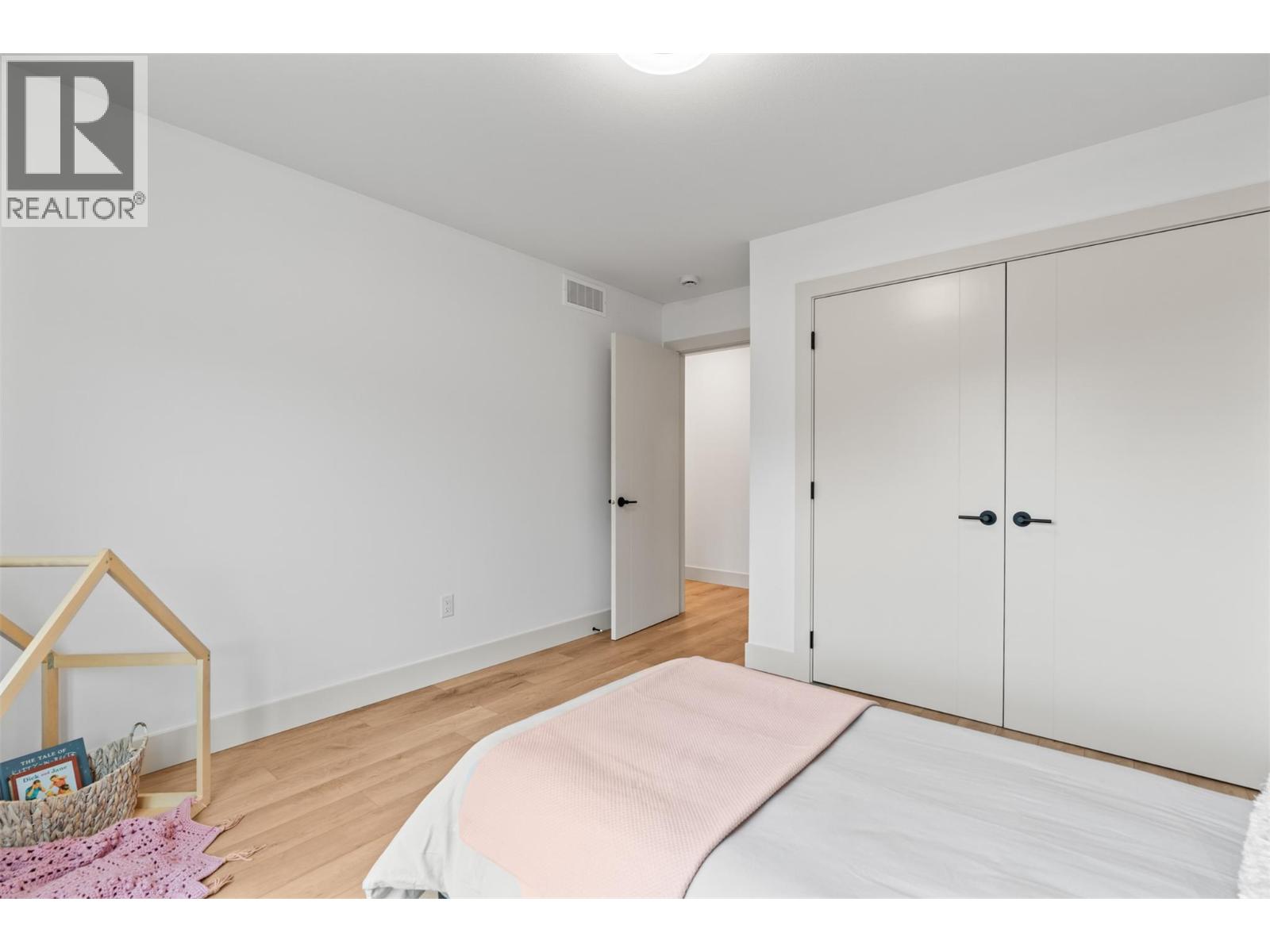#102 2345 Patterson Avenue - 31