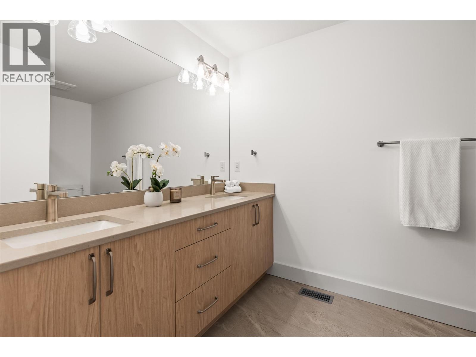 #102 2345 Patterson Avenue - 35
