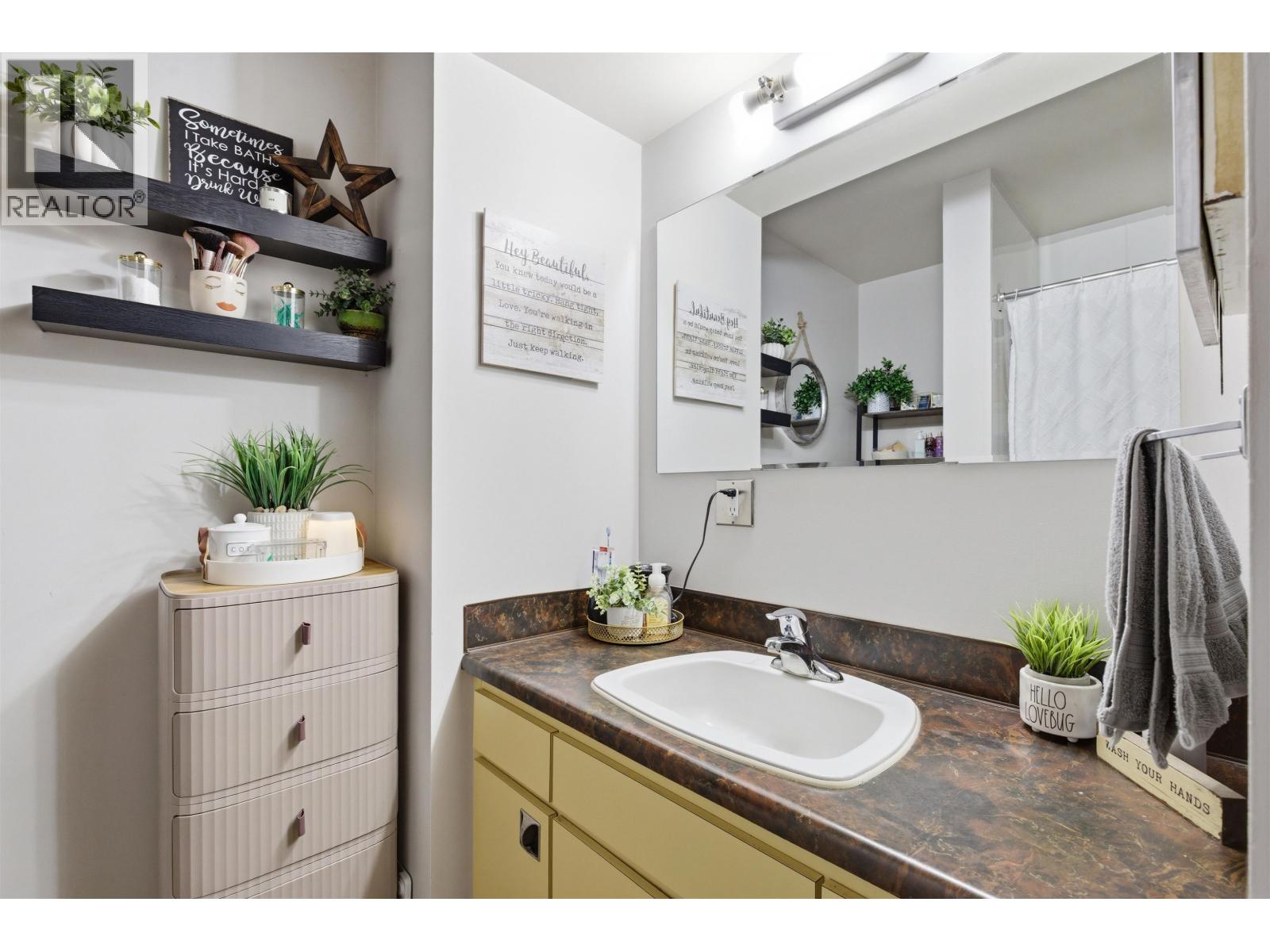 #25 800 N SECOND AVENUE - 17