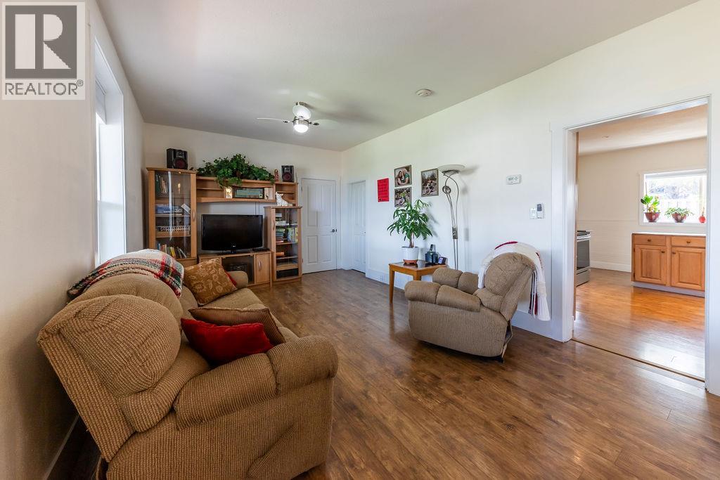 867 COLUMBIA Street - 23