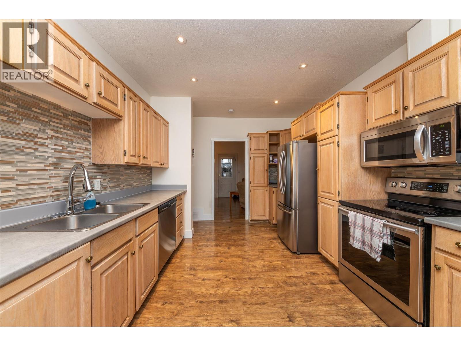 867 COLUMBIA Street - 26