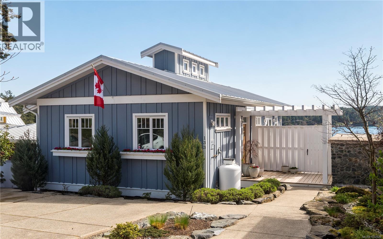 133 Hilltop Cres - 2
