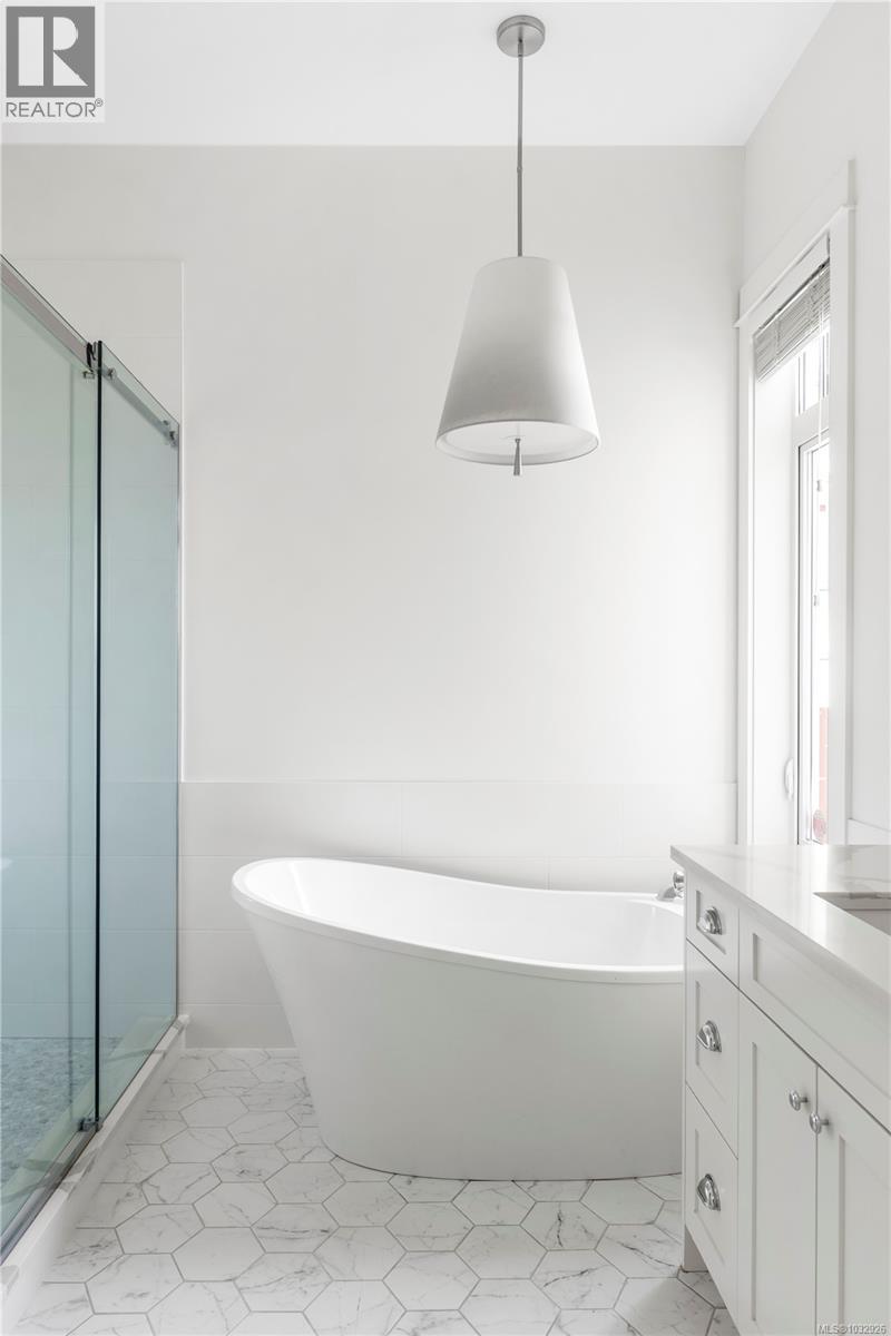 133 Hilltop Cres - 26