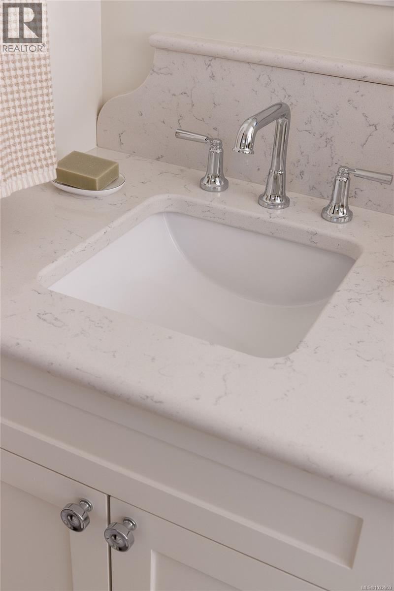  3522 Greystone Close, Langford