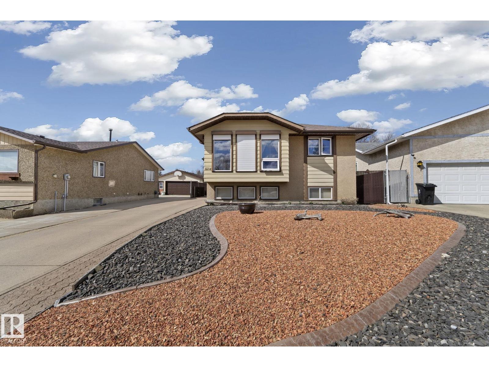 8214 93 AV, Fort Saskatchewan