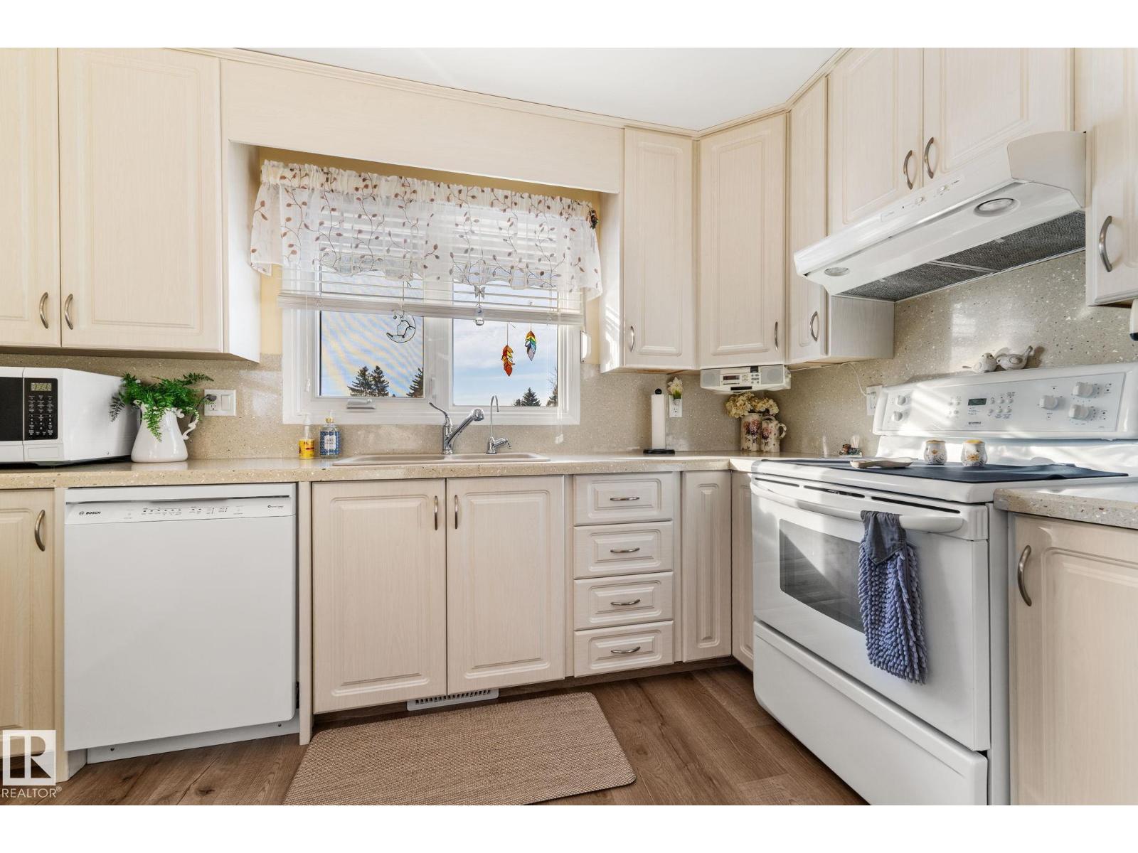 8214 93 AV, Fort Saskatchewan