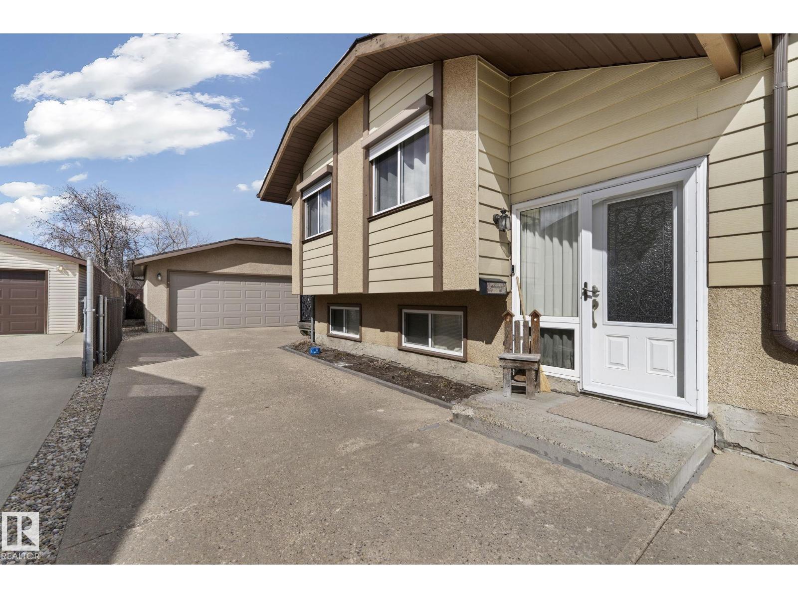 8214 93 AV, Fort Saskatchewan