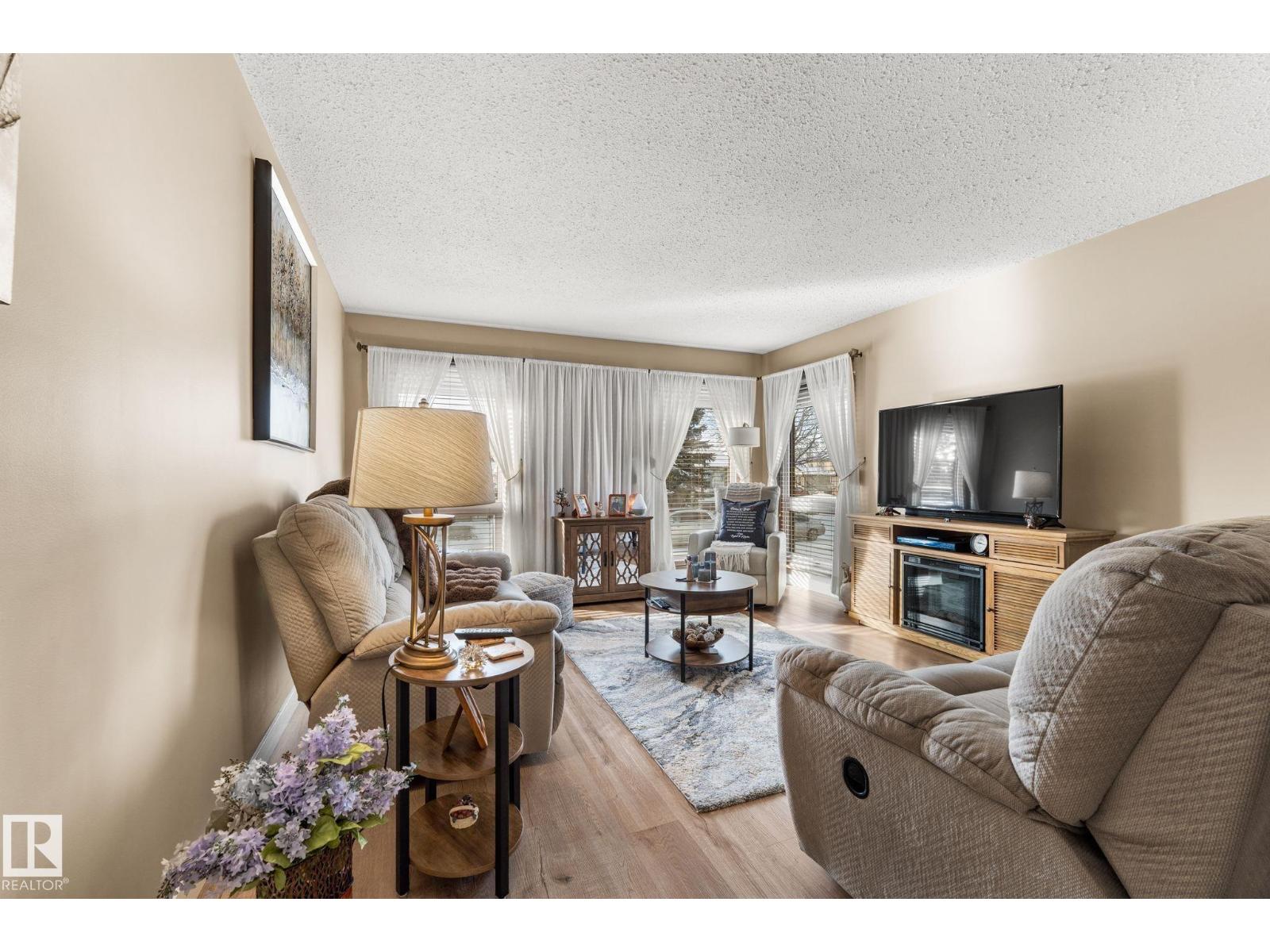 8214 93 AV, Fort Saskatchewan