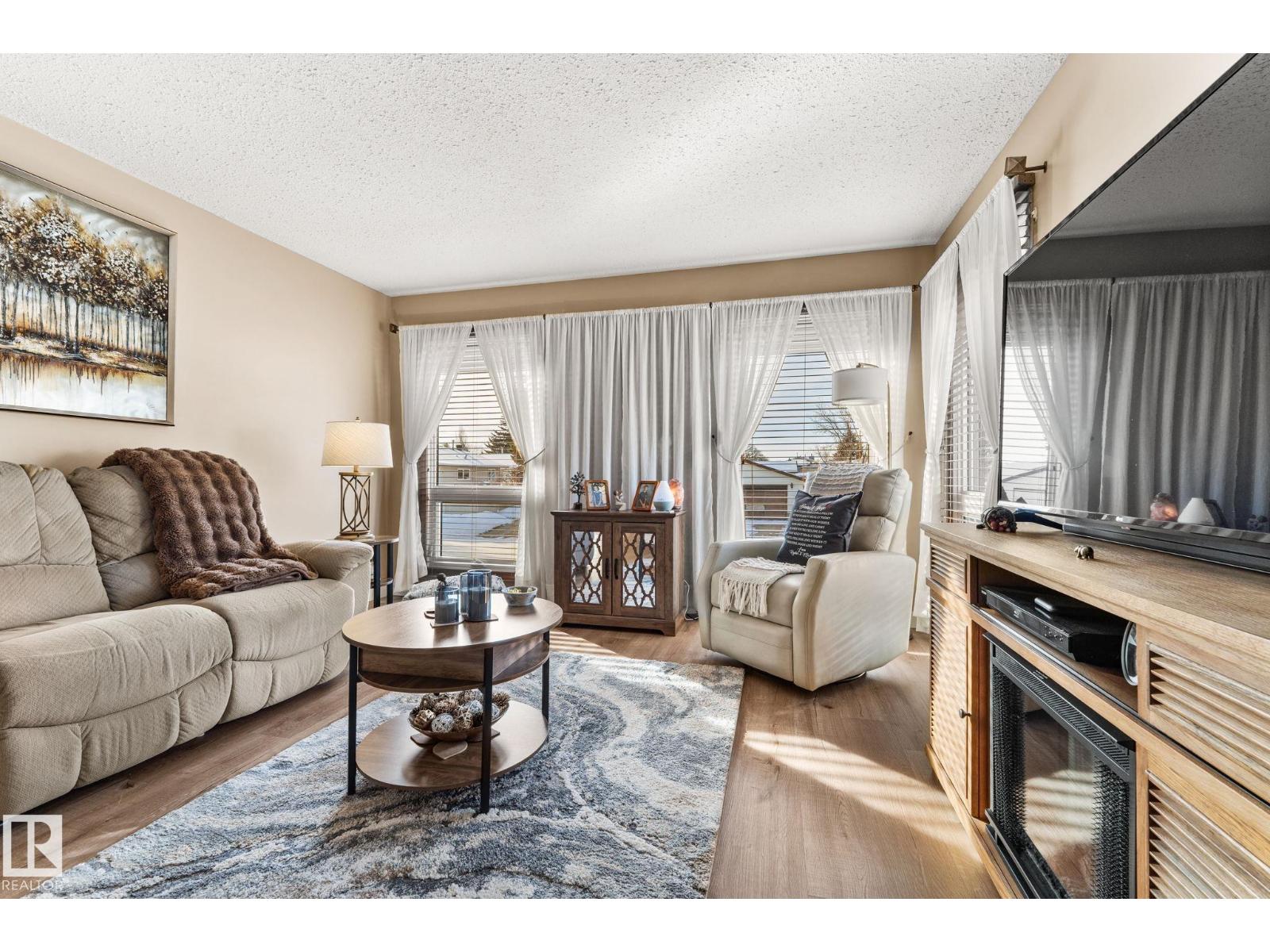 8214 93 AV, Fort Saskatchewan