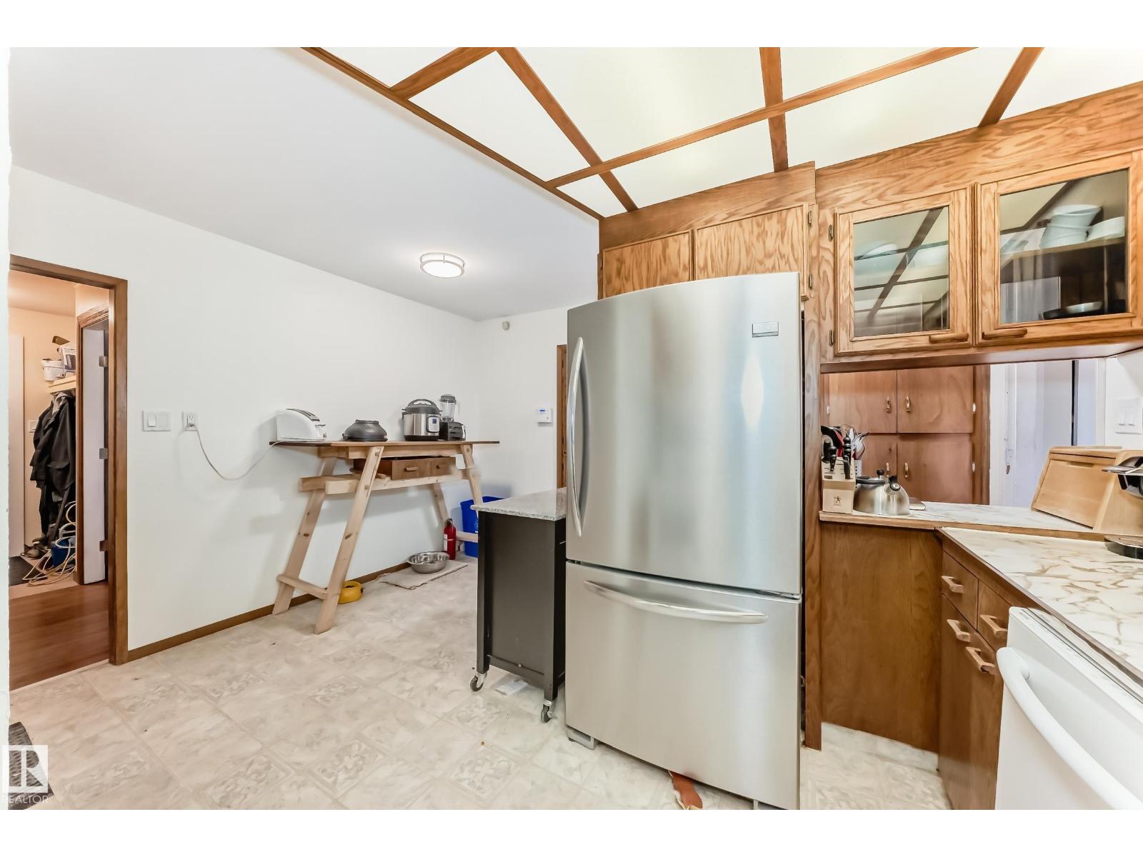 10923 136 AV NW - 8