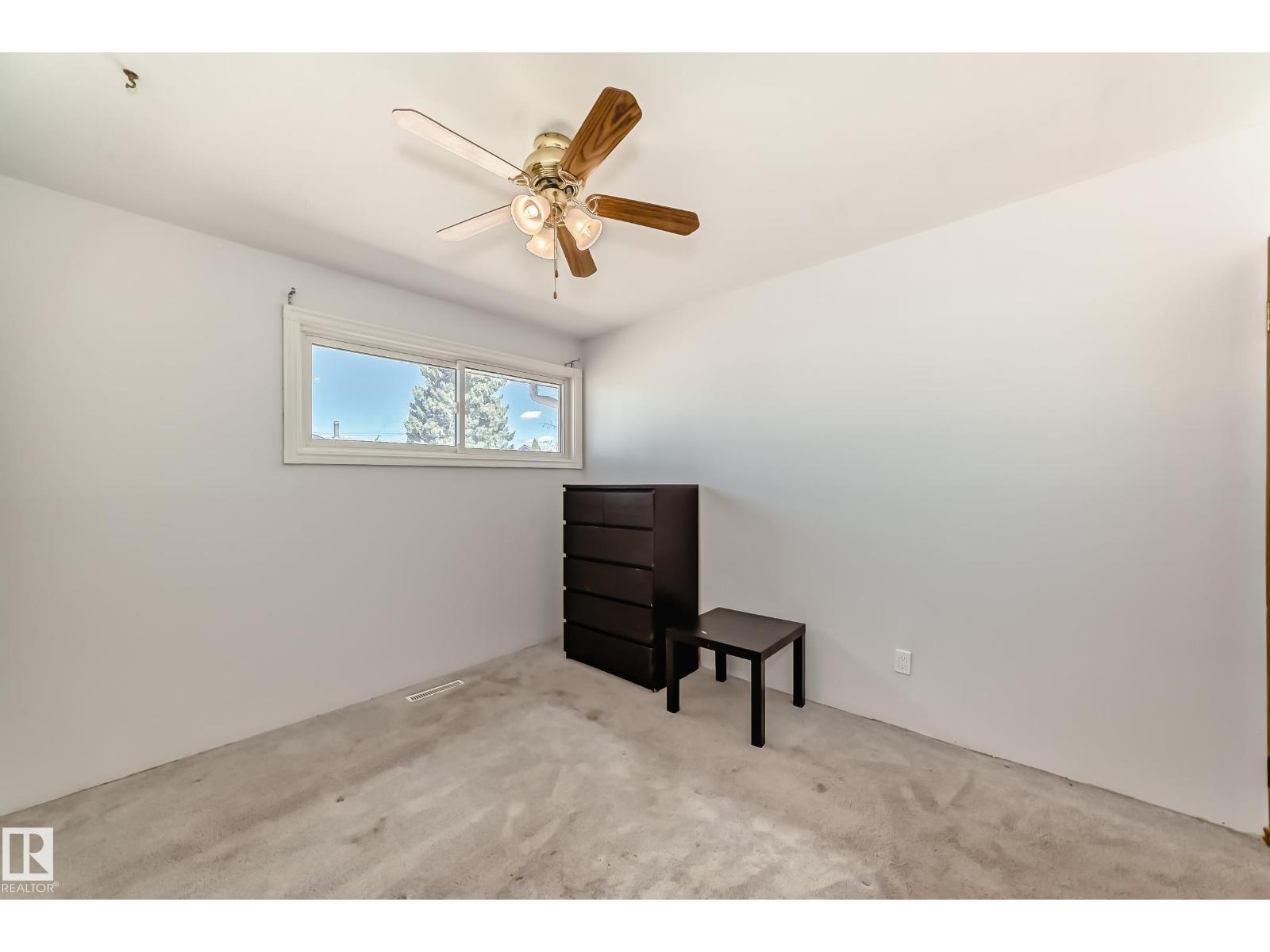 10923 136 AV NW, Edmonton