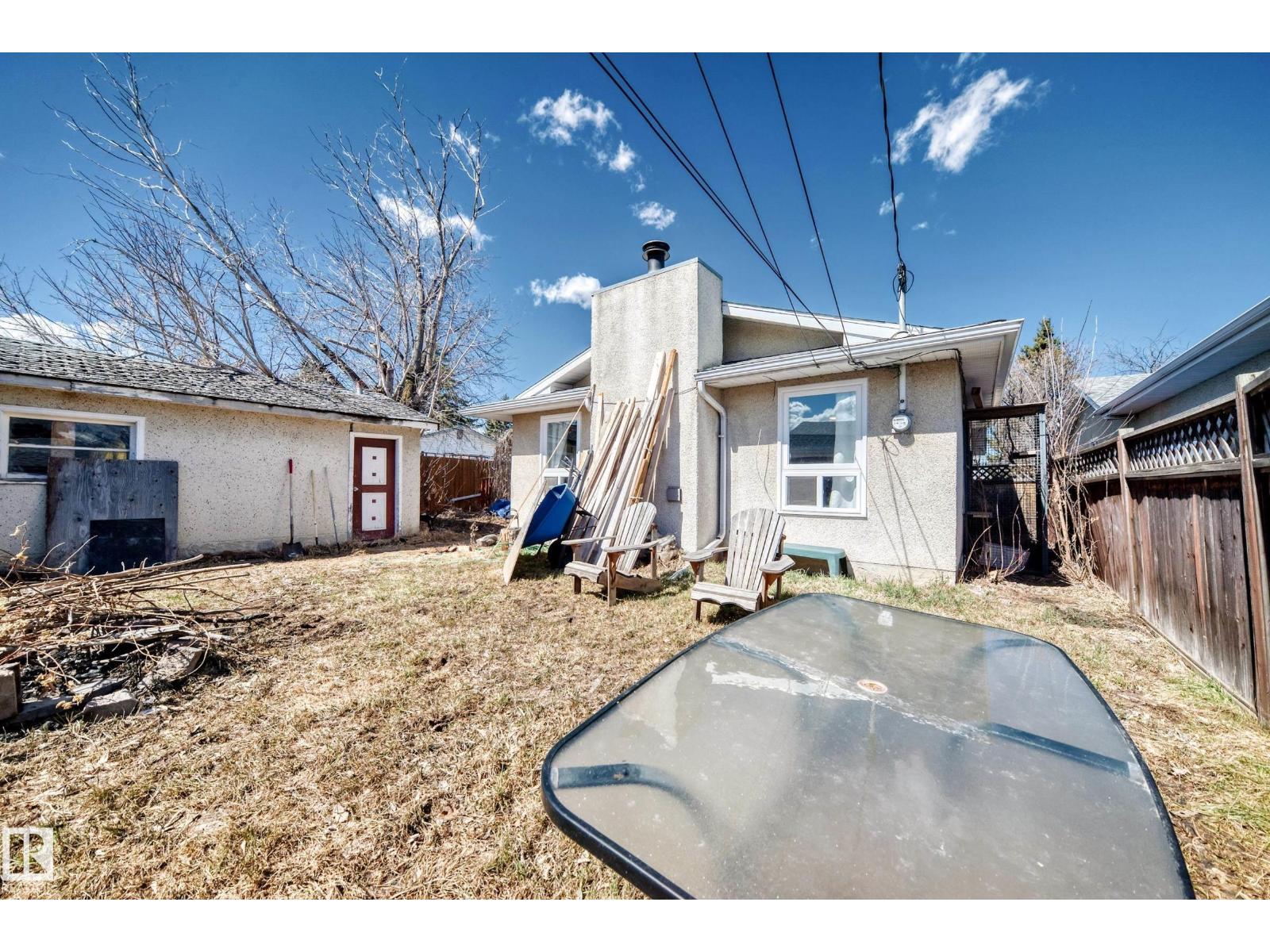 10923 136 AV NW, Edmonton