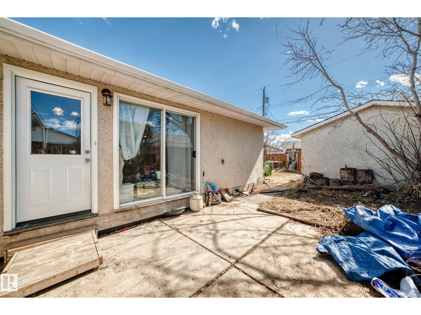 10923 136 AV NW, Edmonton