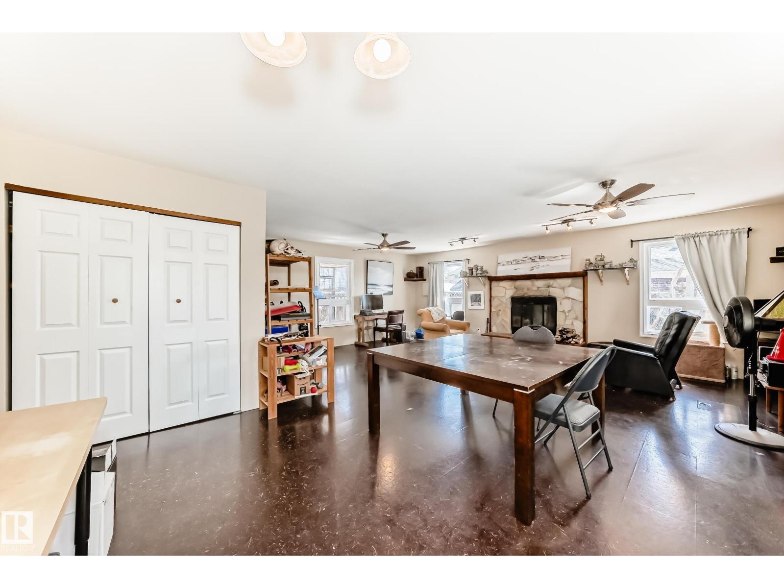 10923 136 AV NW, Edmonton