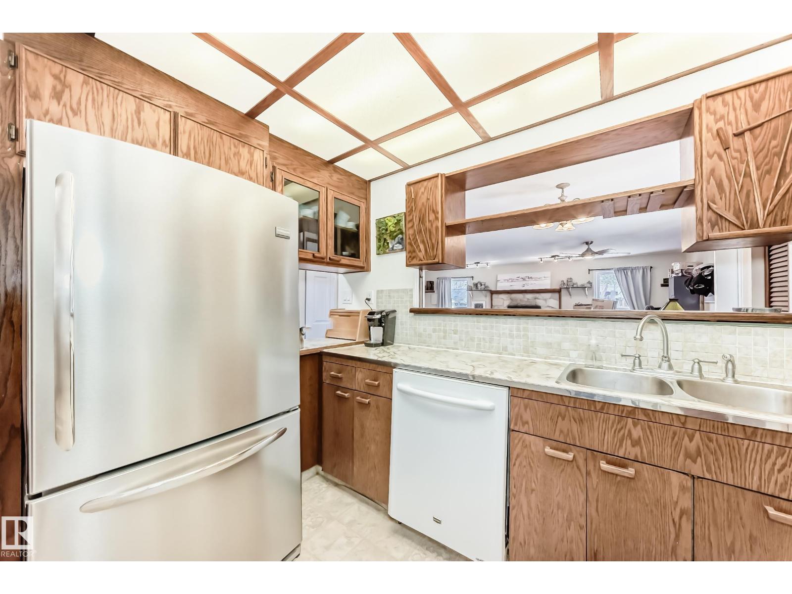 10923 136 AV NW, Edmonton