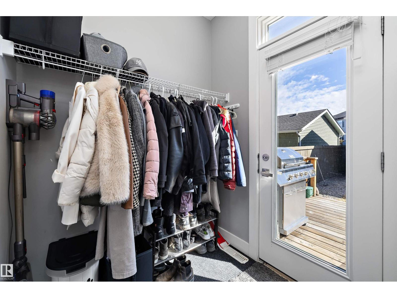 2107 24 ST NW, Edmonton