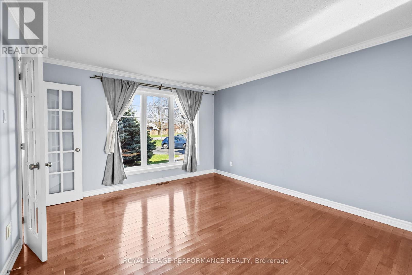54 LAPOINTE BOULEVARD - 12